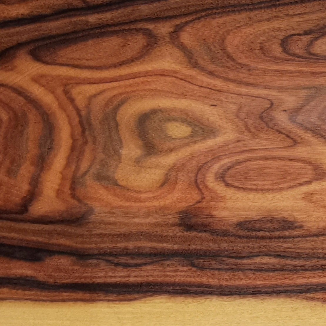 WoodPress® Placage de Bois d'Érable Véritable - Paquet de 6 Feuilles -  Format A4 (environ 21 cm x 29 cm) - Placage de Marqueterie, Modélisme et